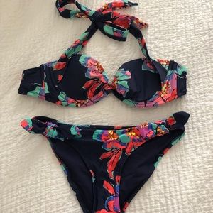 American Eagle Floral Bikini Set